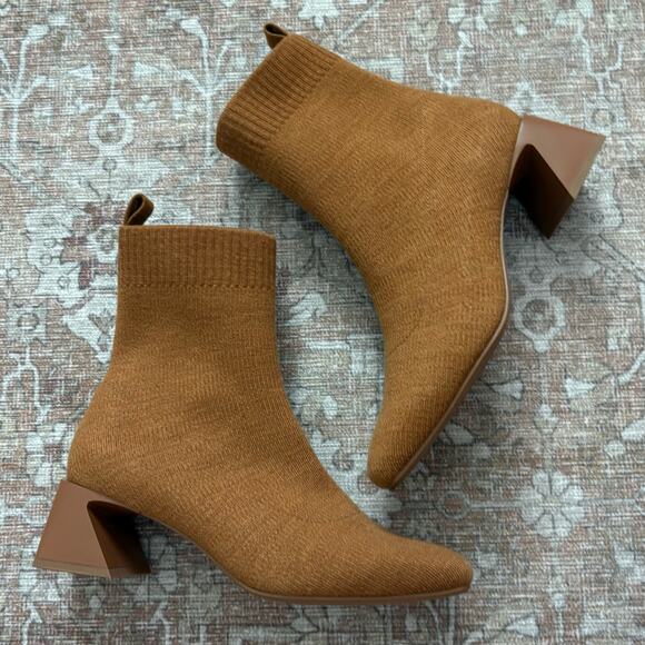 Vivaia Square Toe Heeled Boots Regina Pro Size EU 40 US 9 Minimalist Neutral - Picture 1 of 11